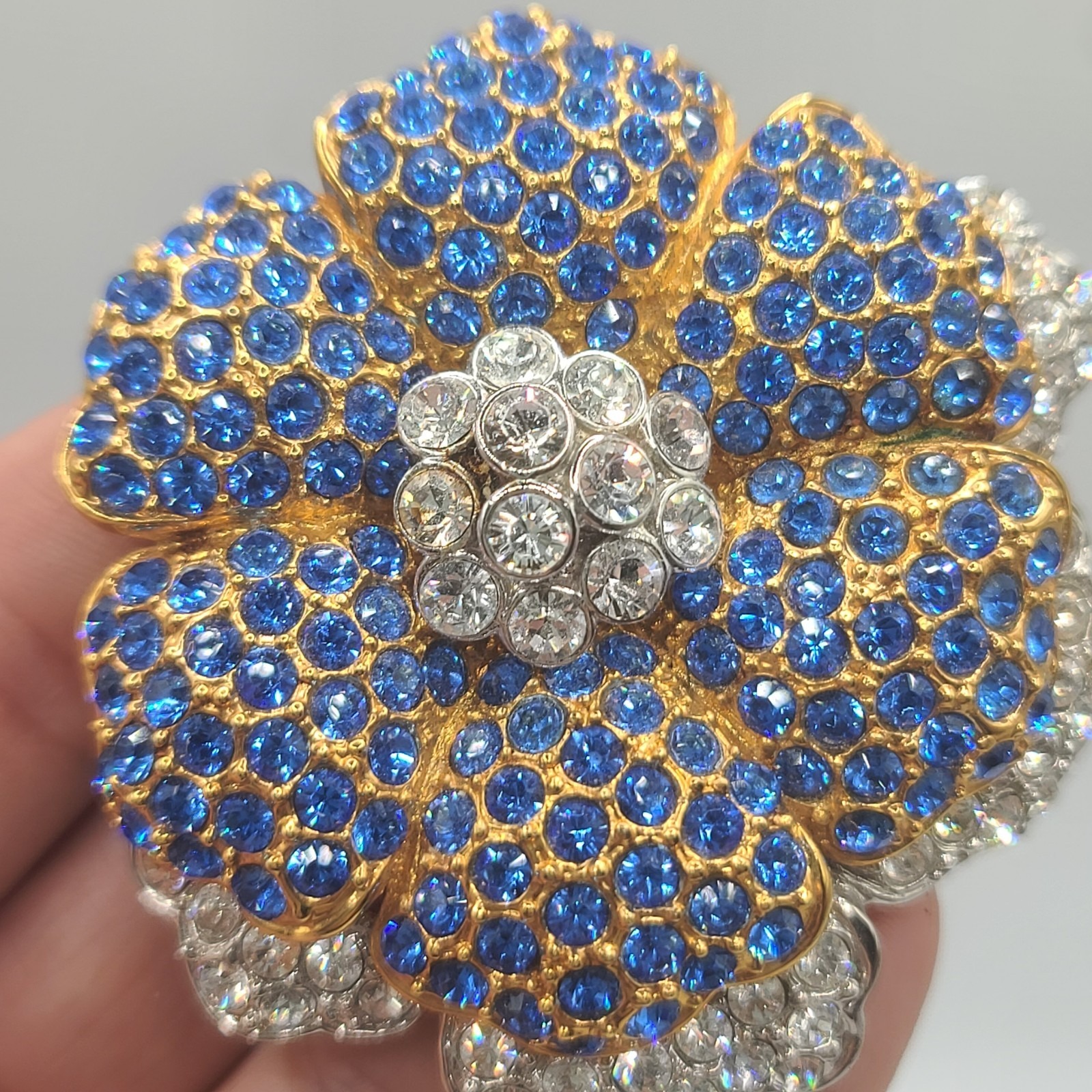 Camrose Kross Brooch Jbk Blue Rhinestone Flower Gold Tone Heavy 98$